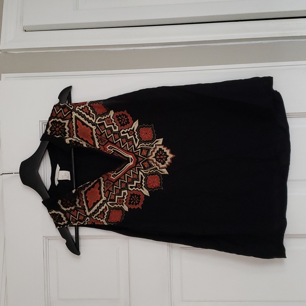 Sleeveless H&M V-Neck Black Top, New Condition, Yellowstone